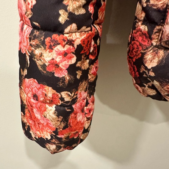 Puffer Floral Jacket with the Hood - Picture 10 of 14